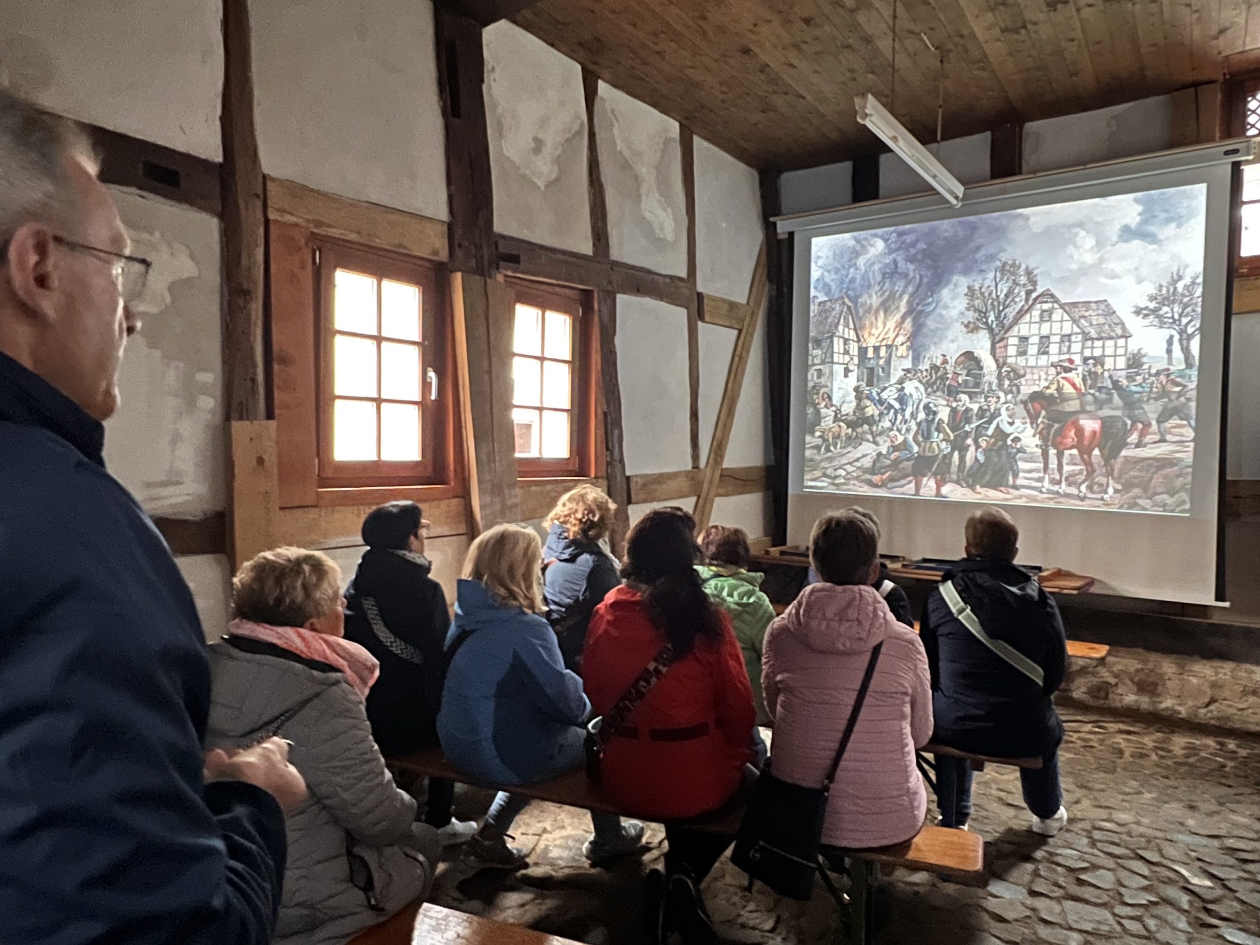 Start Gästeführung im Enrtennen Haus